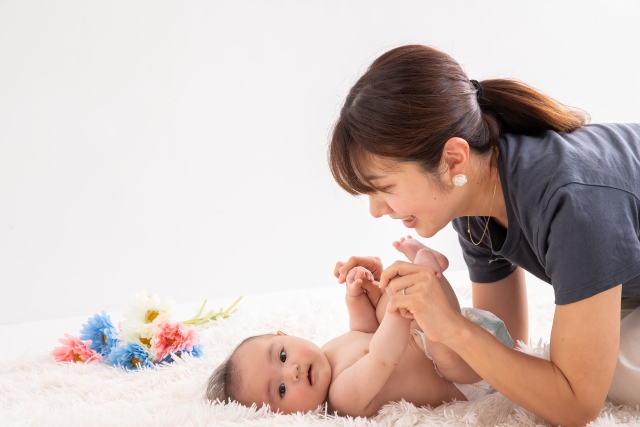 【助産師さんによるママ向け講座】赤ちゃんの発達を促すハンドリングとベビーシアツ